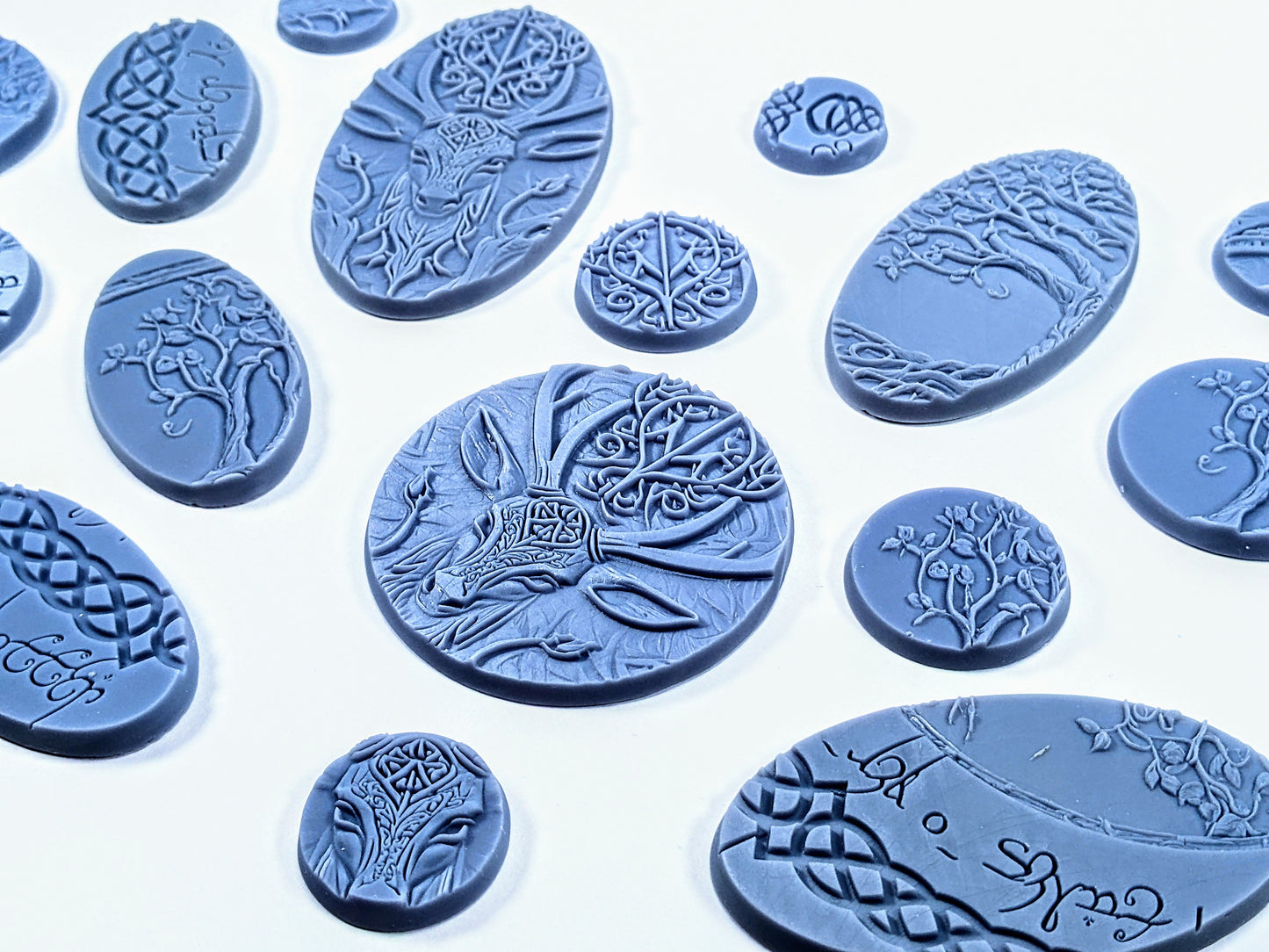 33-Piece Round Base Set with Magnet Slots : Elven Carvings