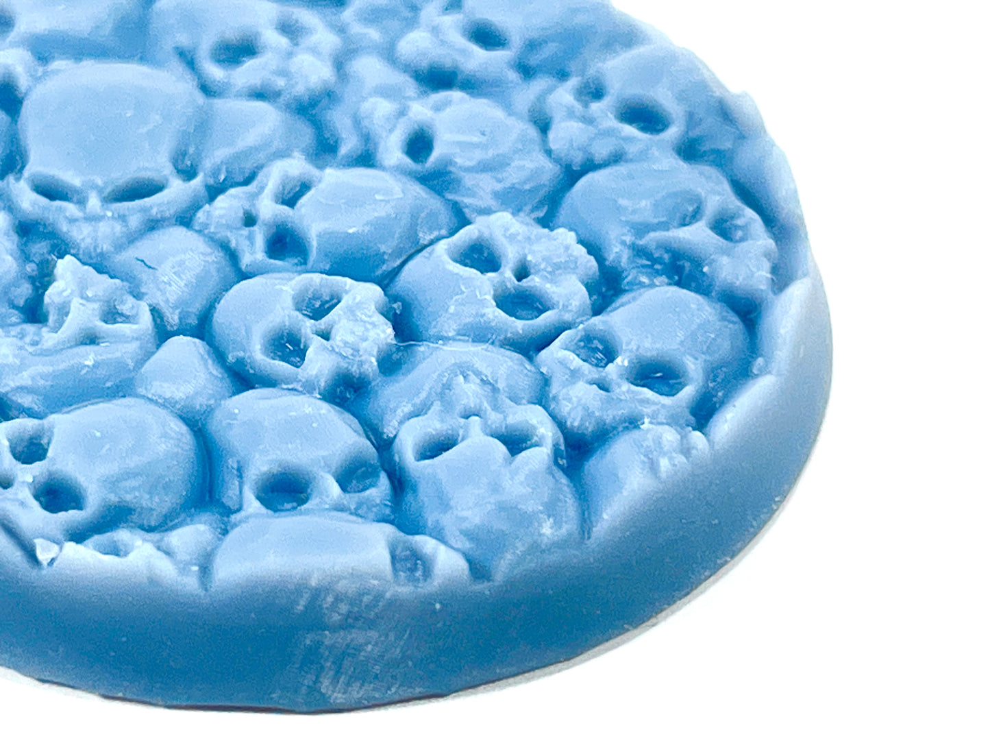 33-Piece Round Base Set with Magnet Slots : Skulls