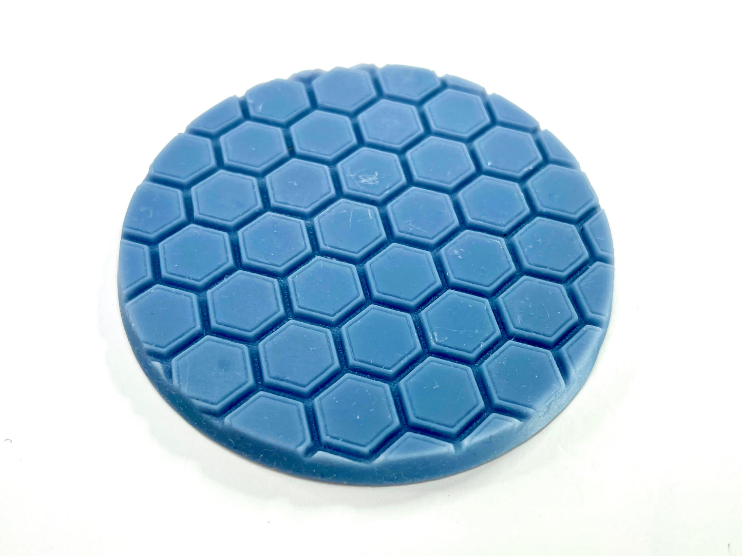 33-Piece Round Base Set with Magnet Slots: Hex Metal Panel