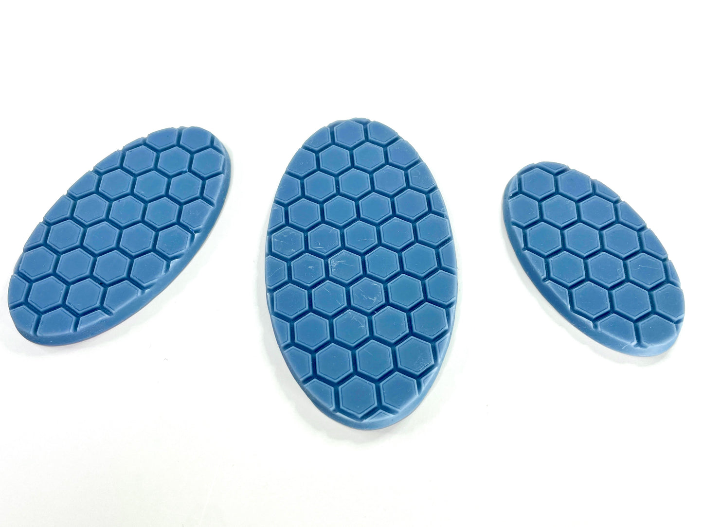 33-Piece Round Base Set with Magnet Slots: Hex Metal Panel
