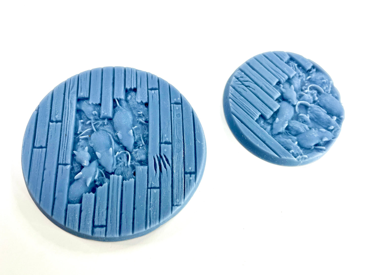 33-Piece Round Base Set with Magnet Slots: Rats Under Planks