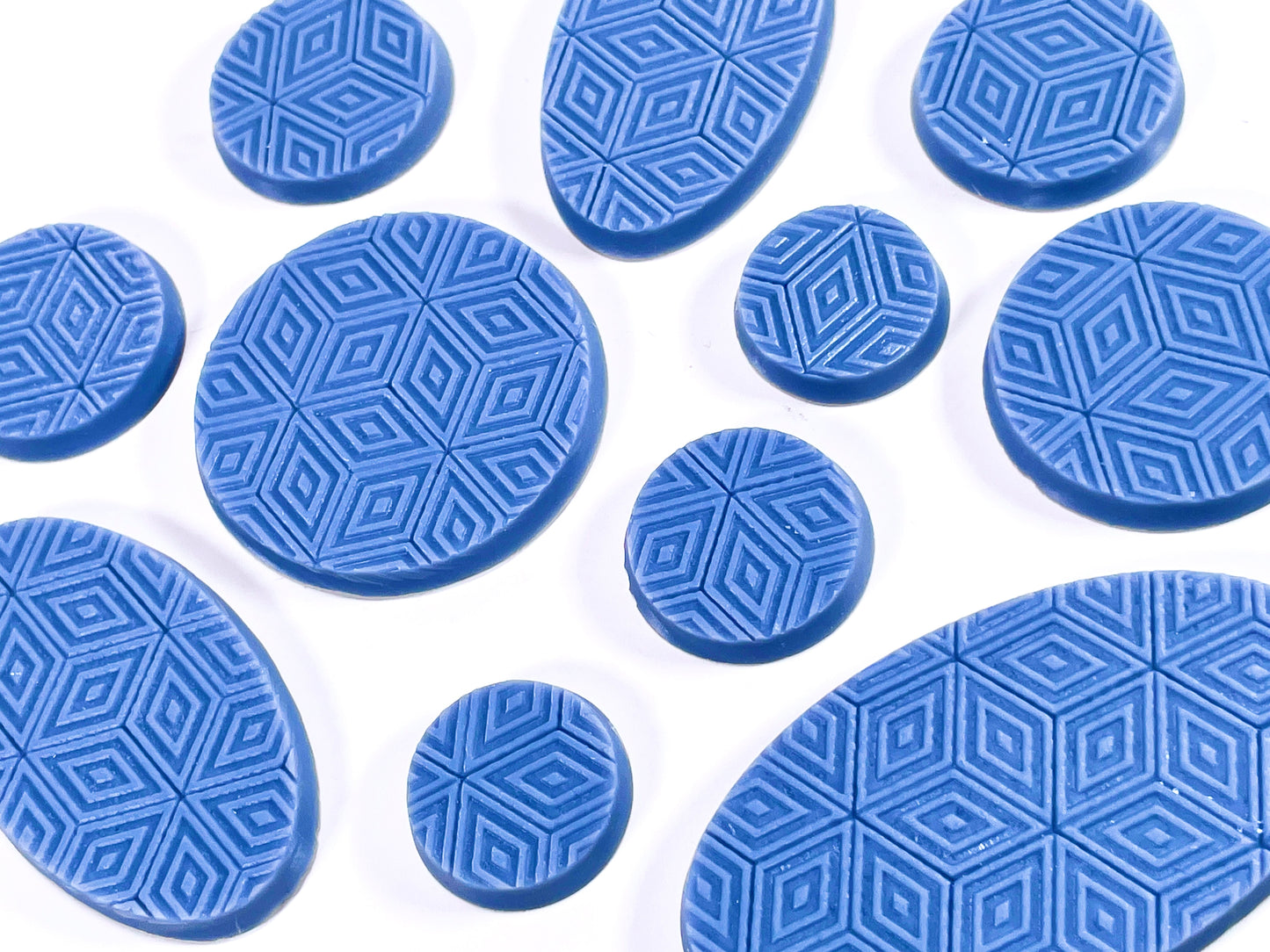 33-Piece Round Base Set with Magnet Slots : Runic Sigil Stone