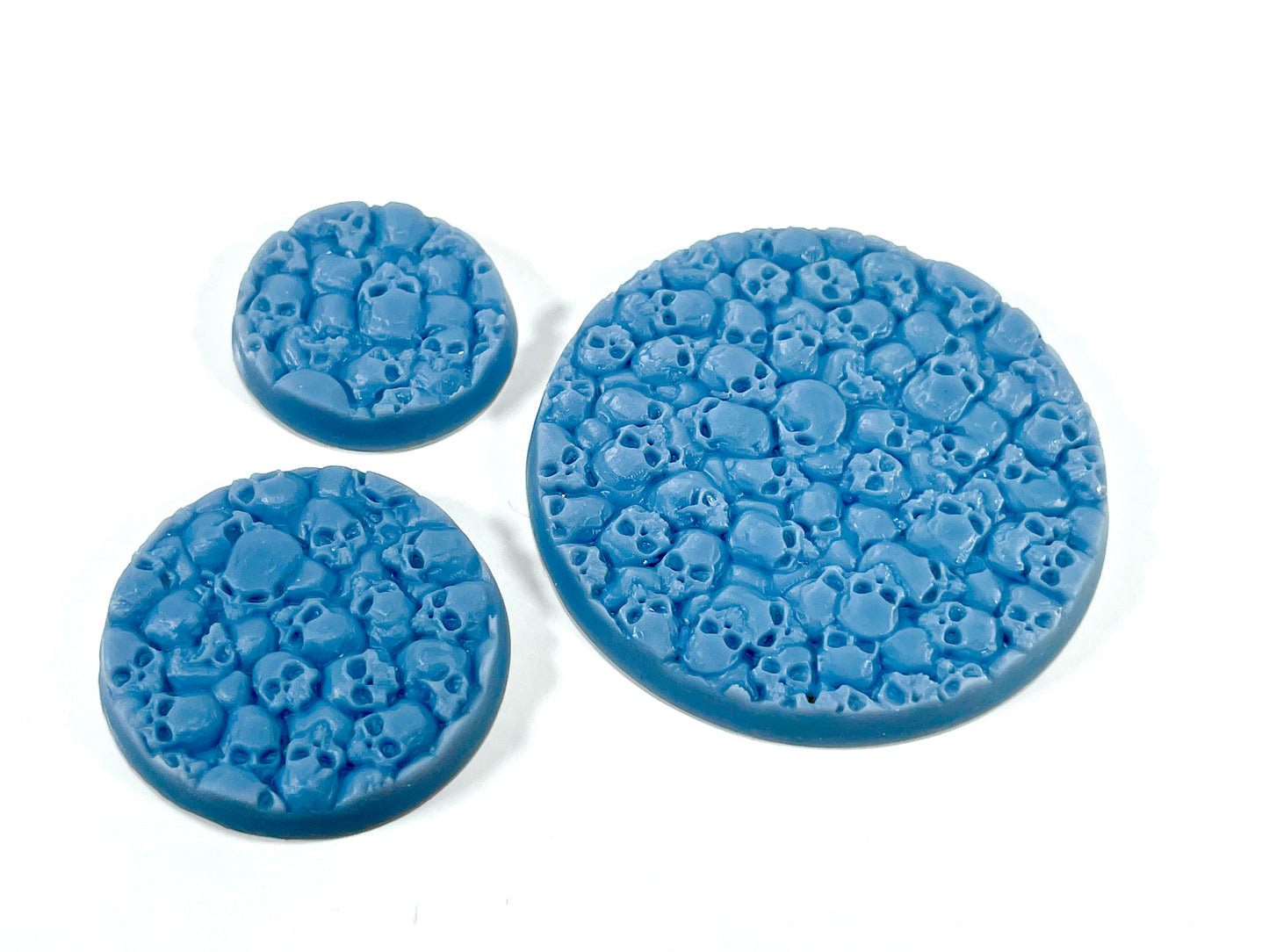 33-Piece Round Base Set with Magnet Slots : Skulls