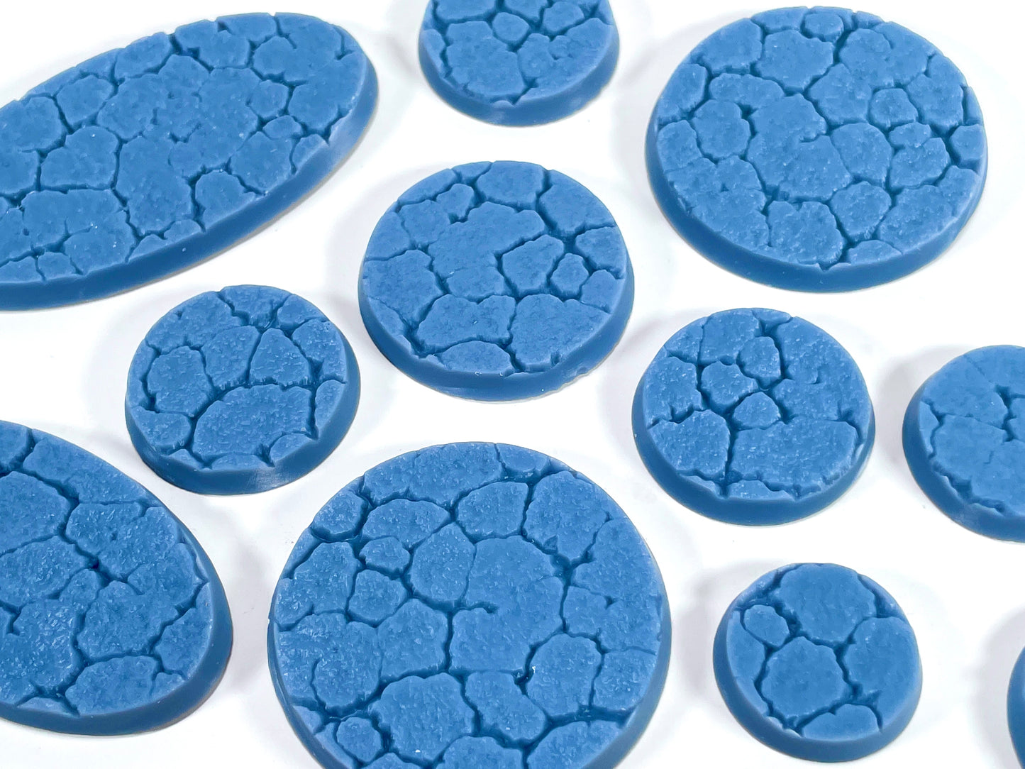 33-Piece Round Base Set with Magnet Slots : Cracked Rock