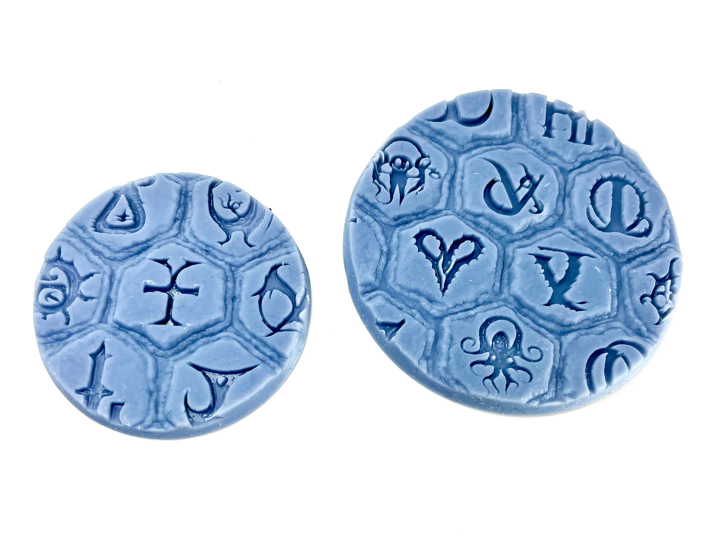 33-Piece Round Base Set with Magnet Slots : Cultist Symbols