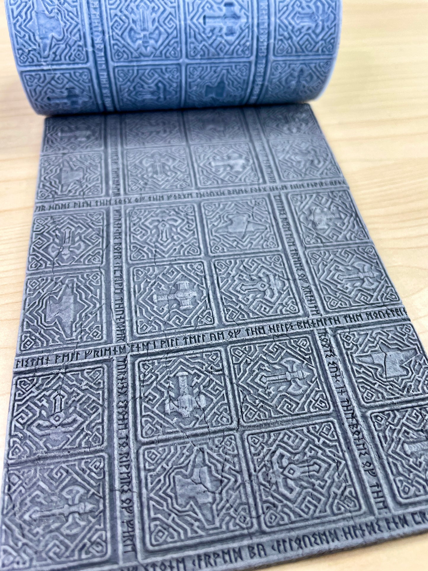 Print 'N' Roll: The Mountain King's Hoard (Texture Roller and Terrain Set)