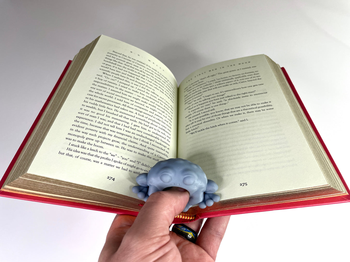 Frog Familiar and Tome Toad | Book Thumb Page Holder