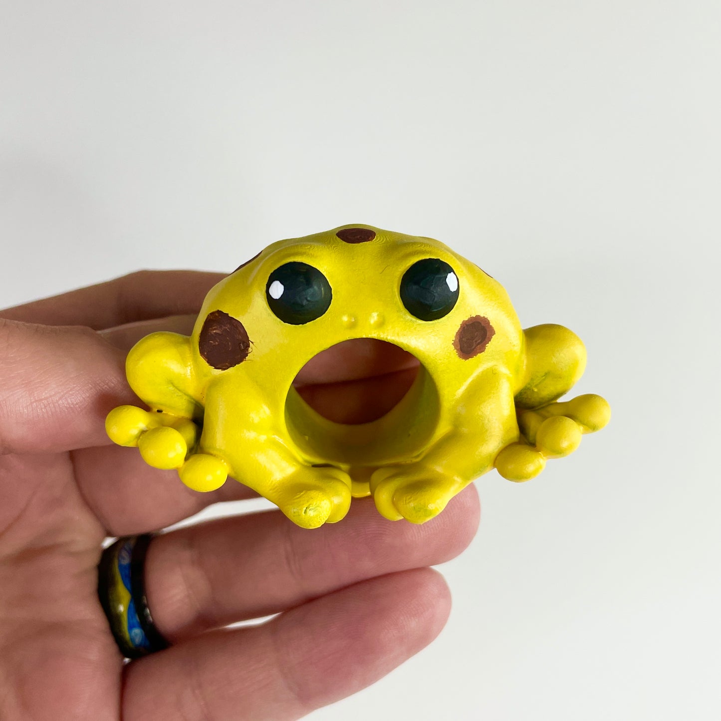 Frog Familiar and Tome Toad | Book Thumb Page Holder