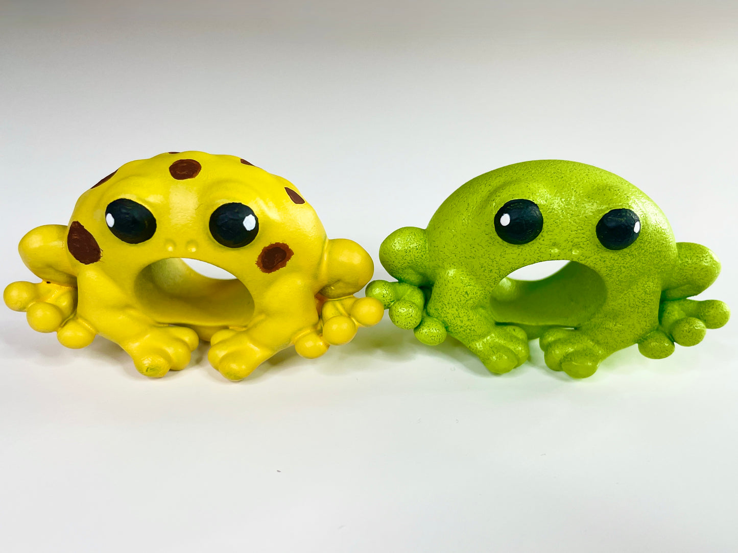 Frog Familiar and Tome Toad | Book Thumb Page Holder
