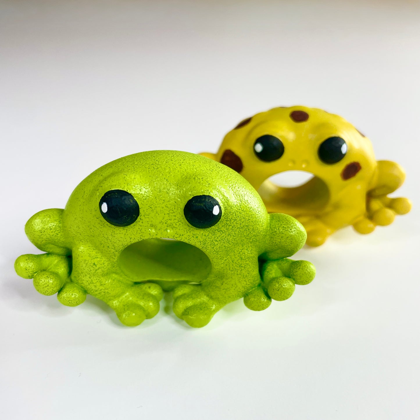 Frog Familiar and Tome Toad | Book Thumb Page Holder