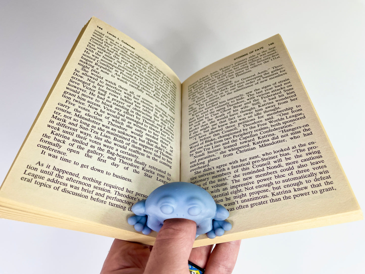 Frog Familiar and Tome Toad | Book Thumb Page Holder