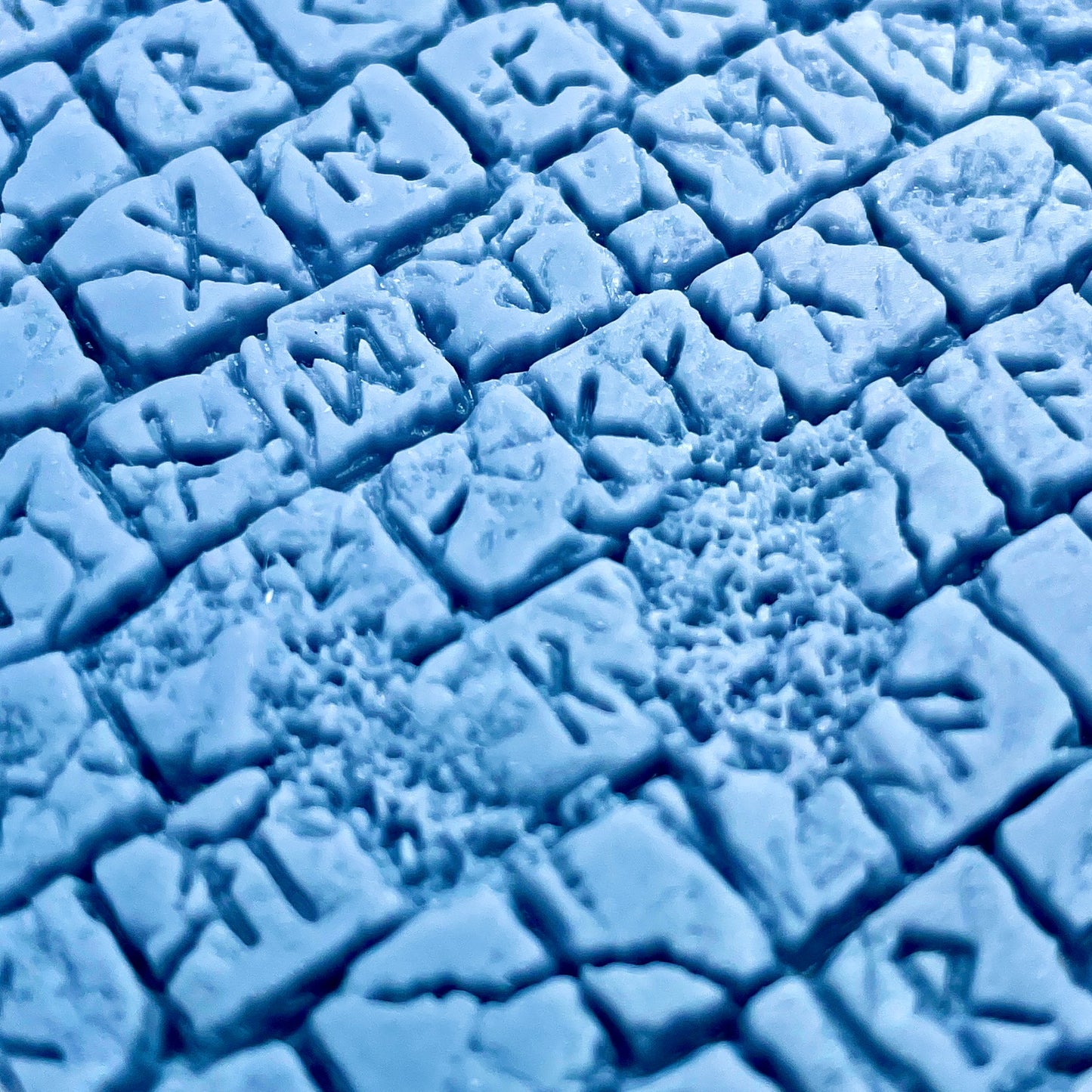 33-Piece Round Base Set with Magnet Slots : Rune Tiles