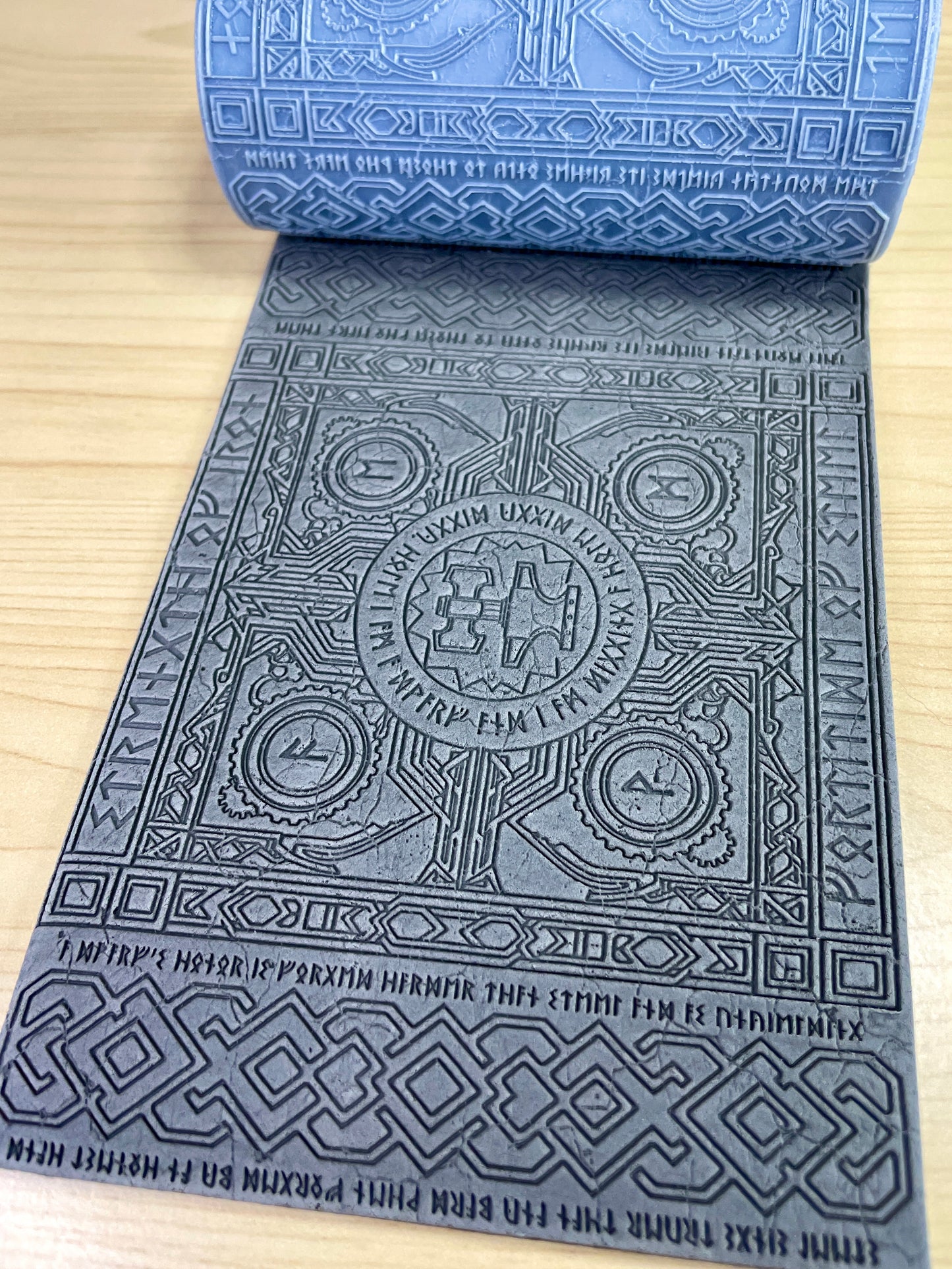 Print 'N' Roll: The Mountain King's Hoard (Texture Roller and Terrain Set)